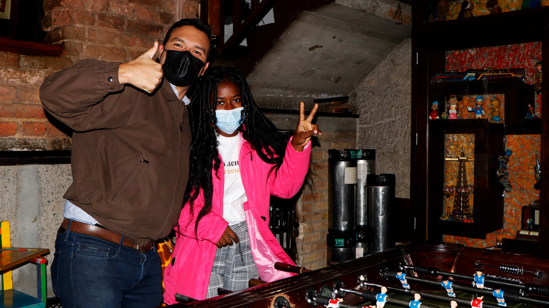 wanda-juan Wanda disfrutando salida a restaurante